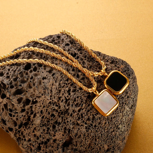 Elegant Agate Stone Necklace