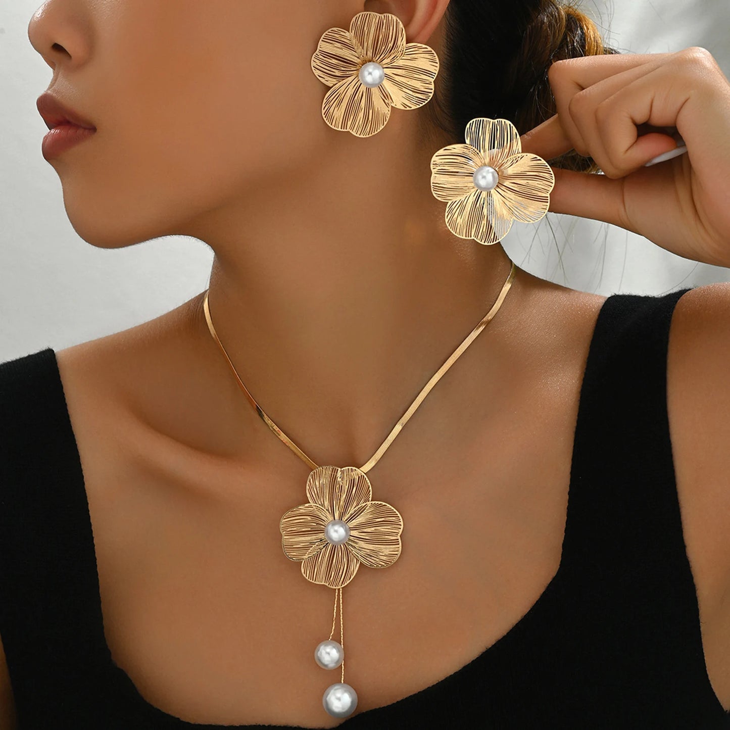 Elegant Pearl Flower Jewelry Set