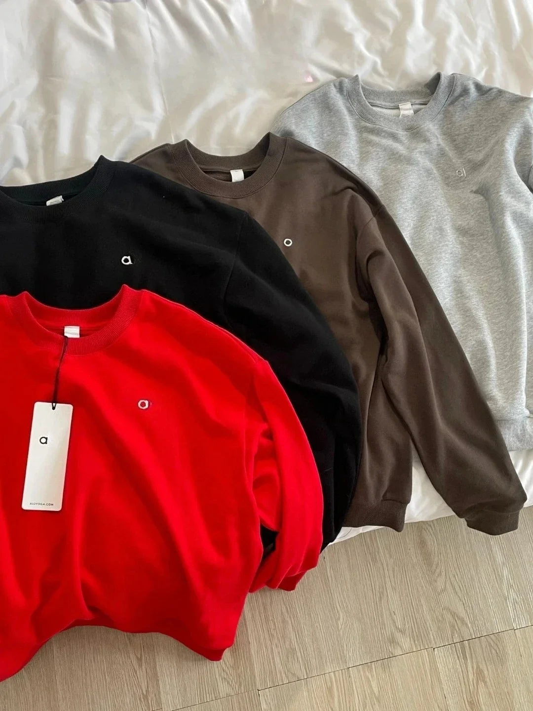 Women's Classic O-Neck Sweatshirt