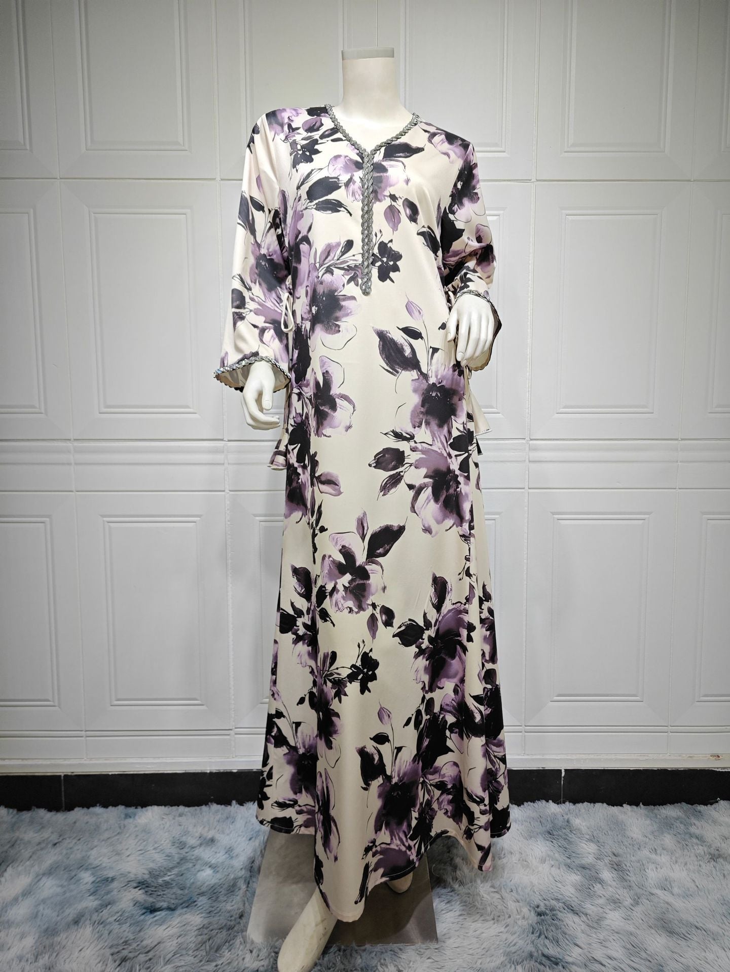 Women’s Printed Long Sleeve Robe with Elegant Design