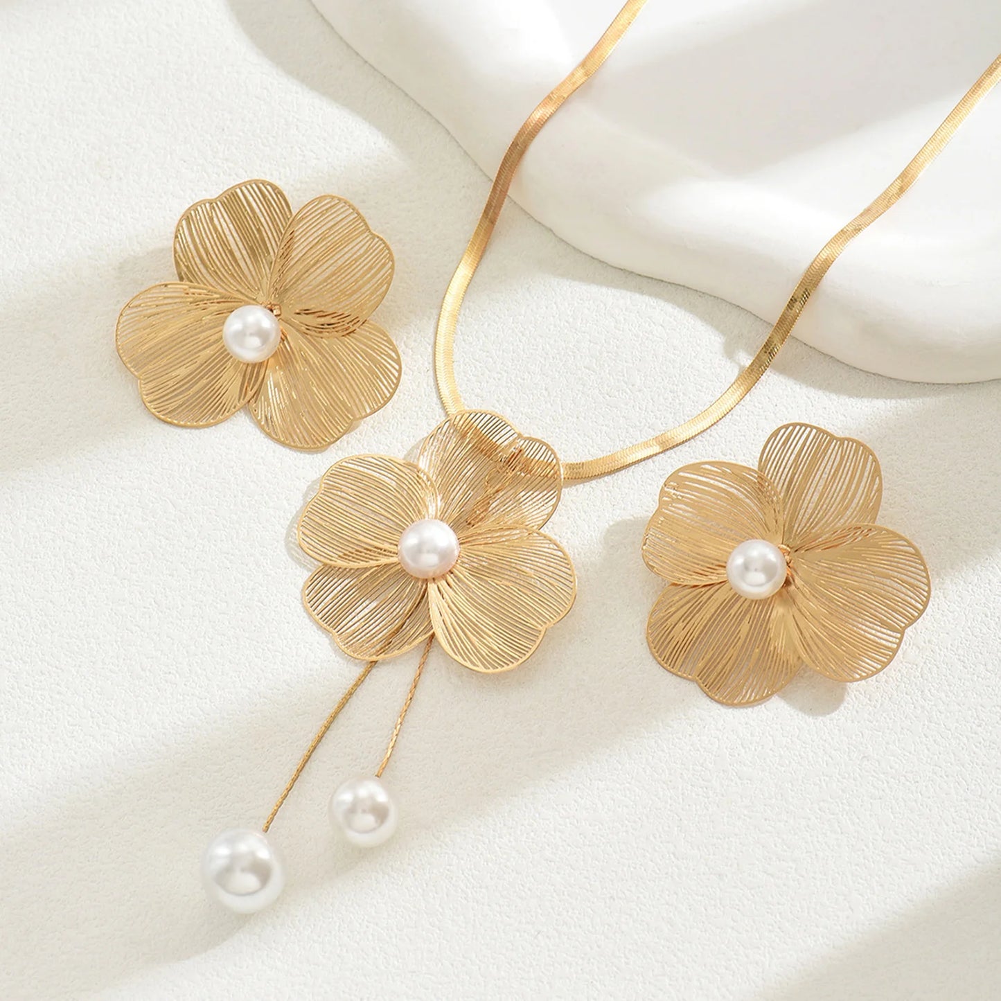 Elegant Pearl Flower Jewelry Set